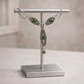 Handgemaakte ketting met groene jade kralen – chainmaille design