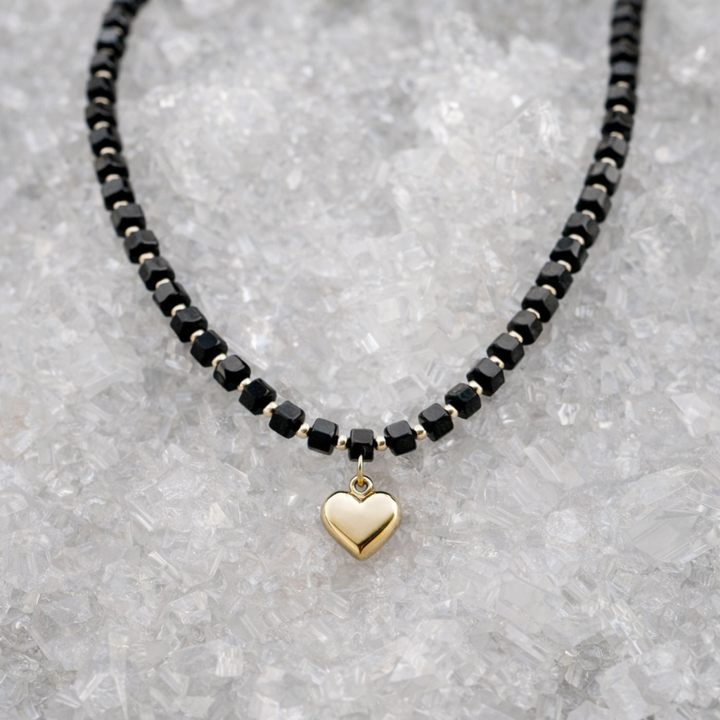 Midnight Shadow Necklace – Square Beadwork – Zwart