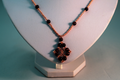 Amber Pearl Blossom – Goudkleurige myuki kraaltjes  Ketting met Parel & bruine Crystal Beads